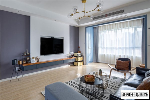 多燈頭設(shè)計(jì),亮度更高