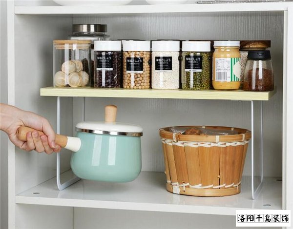 內置分層架，櫥柜更能裝