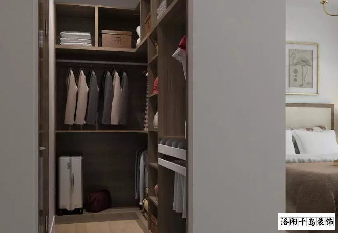 U型衣帽間太實用,再小臥室都能做